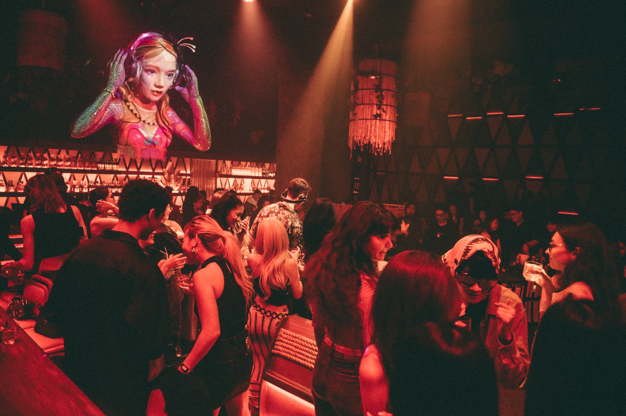Veyla Bangkok - Bar / Club in Ekkamai, Bangkok